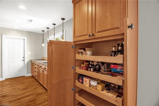 438 Valleymeade Drive, Kernersville, NC 27284