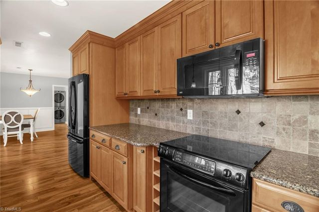 438 Valleymeade Drive, Kernersville, NC 27284