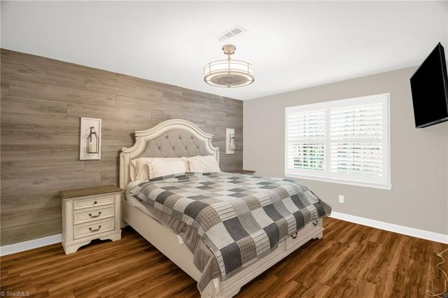 438 Valleymeade Drive, Kernersville, NC 27284