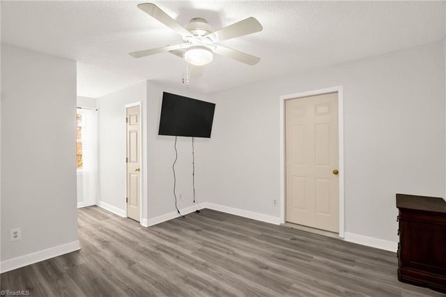 438 Valleymeade Drive, Kernersville, NC 27284