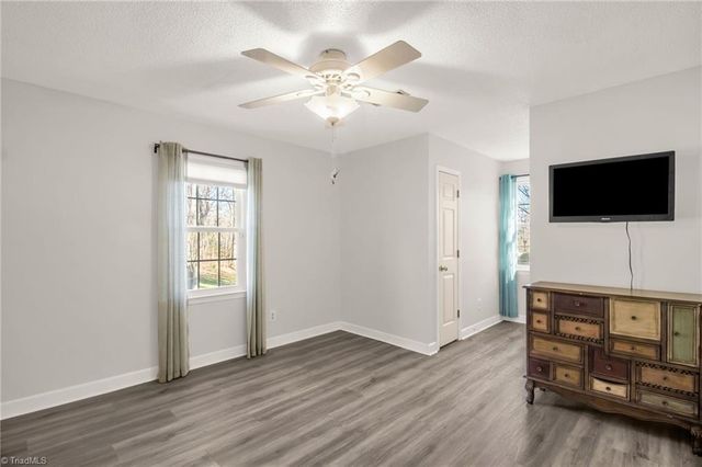 438 Valleymeade Drive, Kernersville, NC 27284