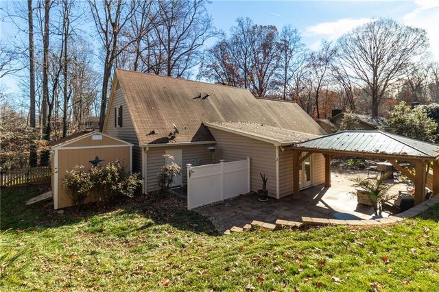 438 Valleymeade Drive, Kernersville, NC 27284