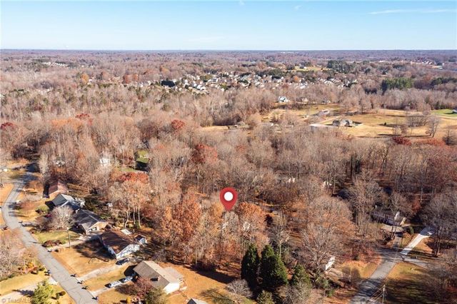 438 Valleymeade Drive, Kernersville, NC 27284