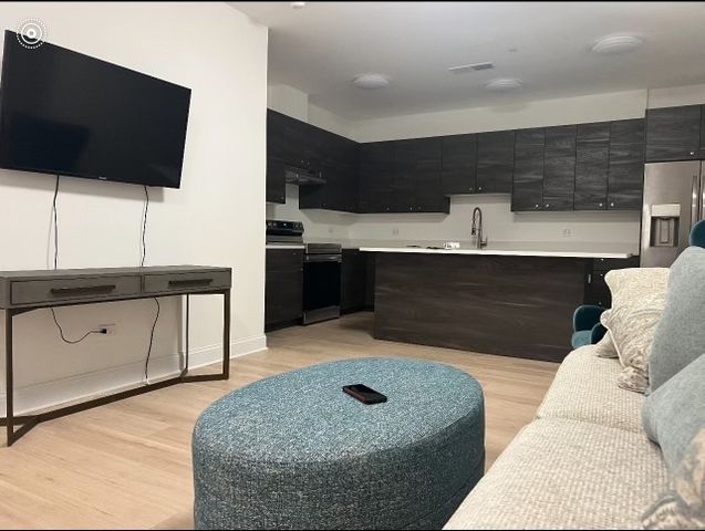 1930 Sherman Avenue 1N, Evanston, IL 60201