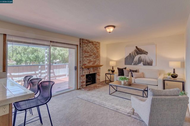 585 Mt Dell Dr, Clayton, CA 94517