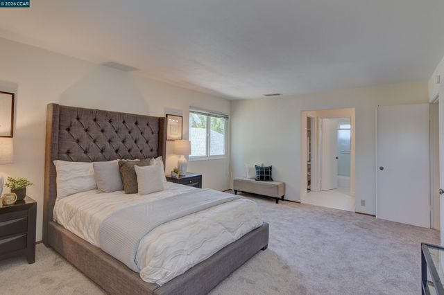 585 Mt Dell Dr, Clayton, CA 94517