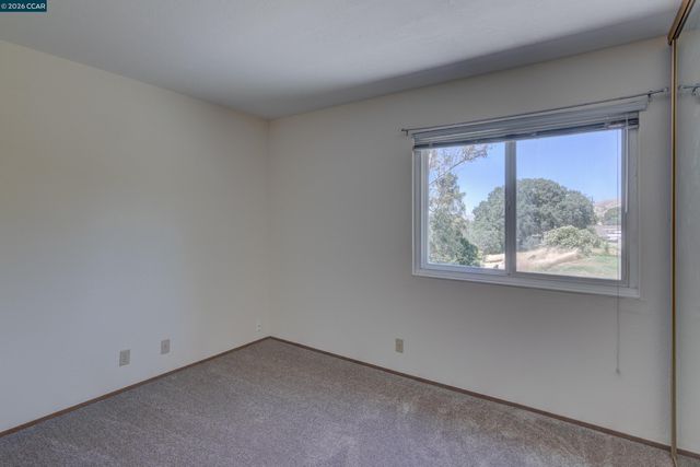585 Mt Dell Dr, Clayton, CA 94517