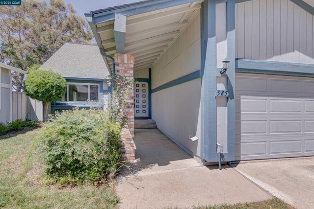 585 Mt Dell Dr, Clayton, CA 94517