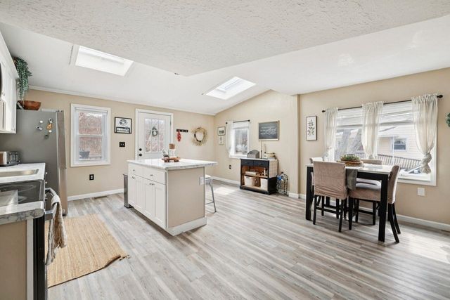 377 Smyth Road, Manchester, NH 03104