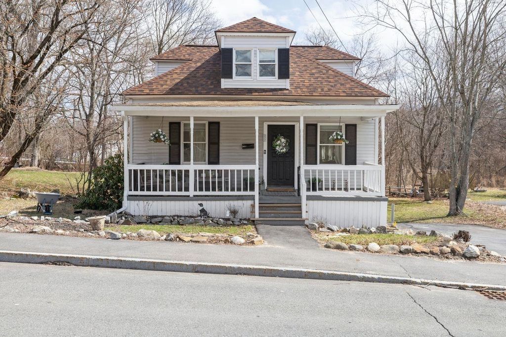 377 Smyth Road, Manchester, NH 03104