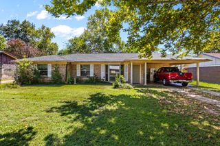 309 Henderson Street, Mt Pleasant, TX 75455