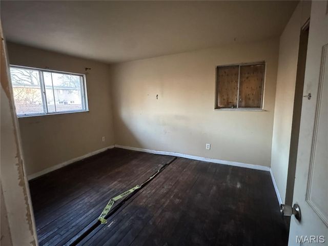 10418 Quaker Drive, St Louis, MO 63136