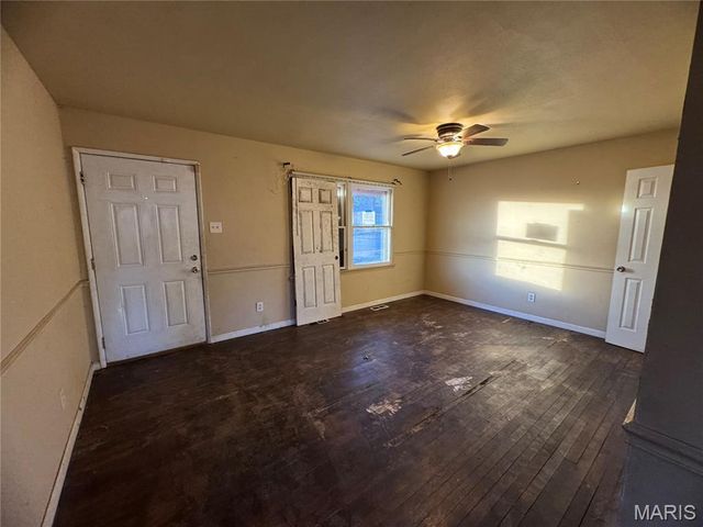 10418 Quaker Drive, St Louis, MO 63136