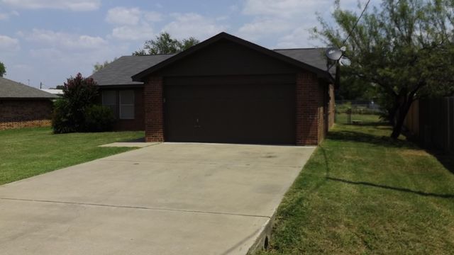 809 Shady Grove Drive, Granbury, TX 76049