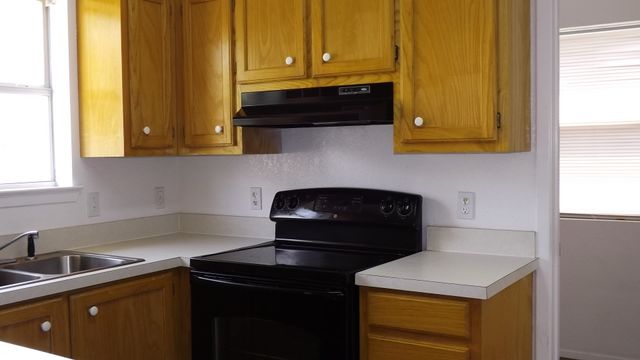 809 Shady Grove Drive, Granbury, TX 76049