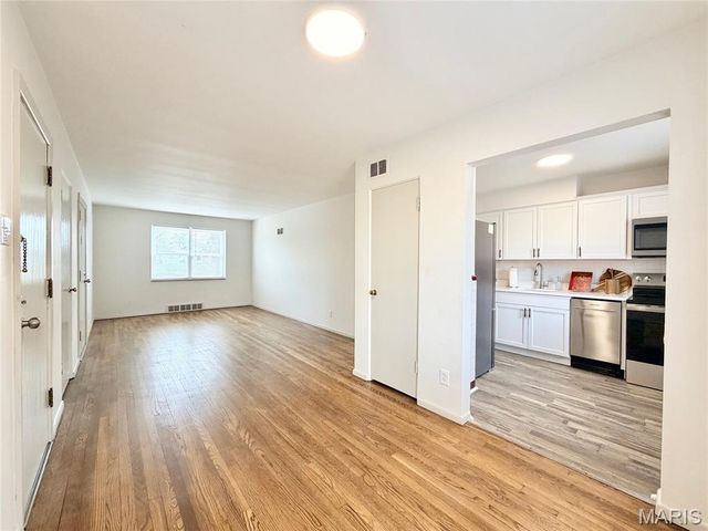 7219 Hampton Avenue 2S, St Louis, MO 63109