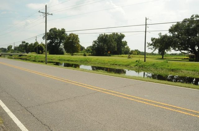 885 Bayou Dularge Rd, Houma, LA 70363