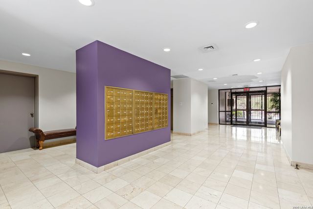7701 Wurzbach Rd Apt 1405, San Antonio, TX 78229