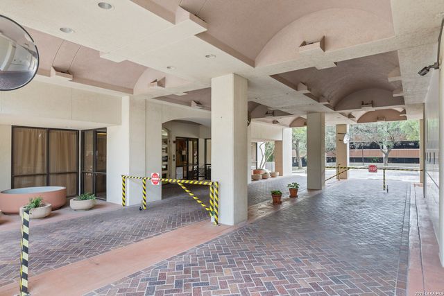 7701 Wurzbach Rd Apt 1405, San Antonio, TX 78229