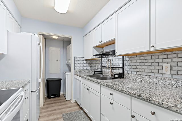 7701 Wurzbach Rd Apt 1405, San Antonio, TX 78229
