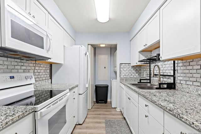 7701 Wurzbach Rd Apt 1405, San Antonio, TX 78229