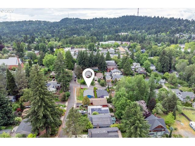 2734 Sw TEXAS St, Portland, OR 97219