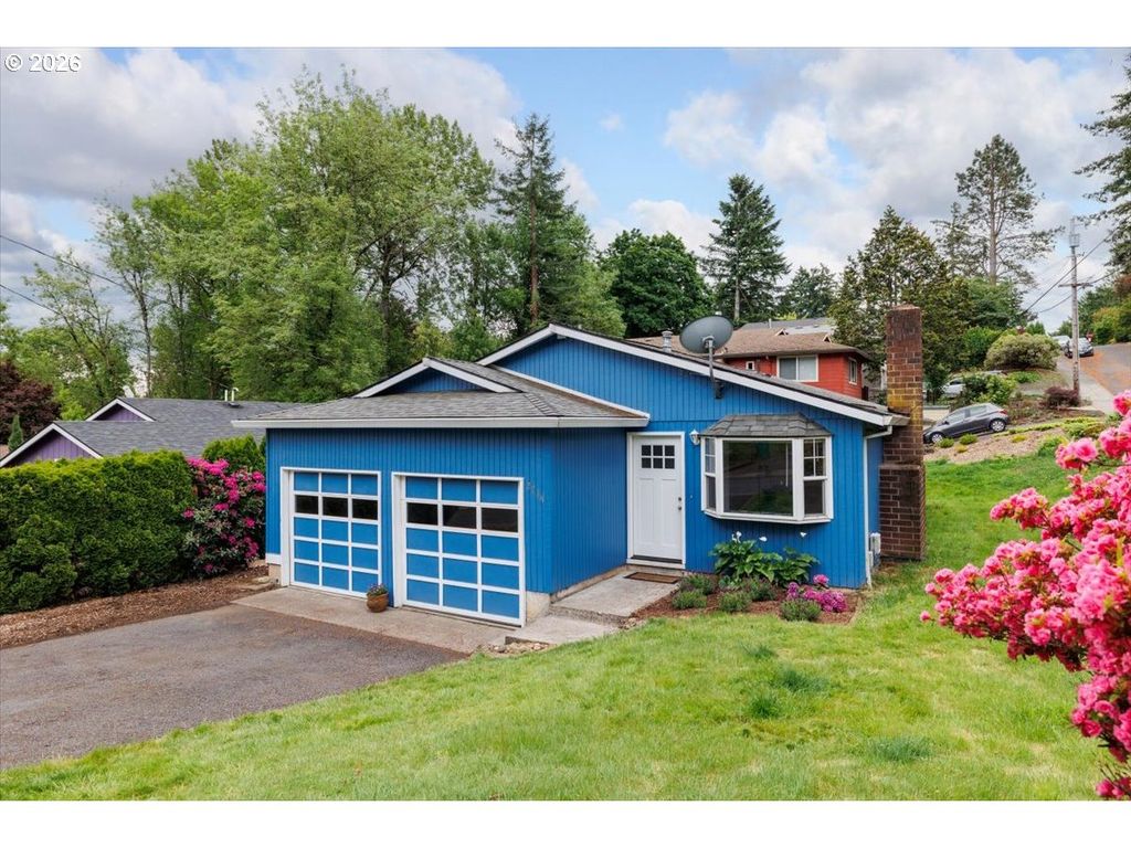2734 Sw TEXAS St, Portland, OR 97219