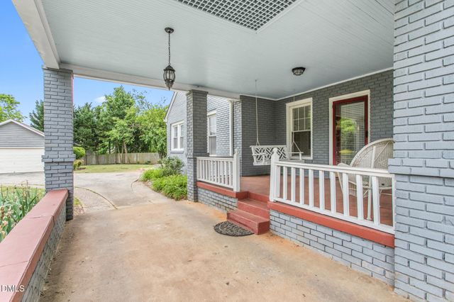 443 Parkview Drive, Burlington, NC 27215