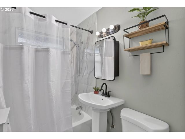 540 Ne 94TH Ave, Portland, OR 97220