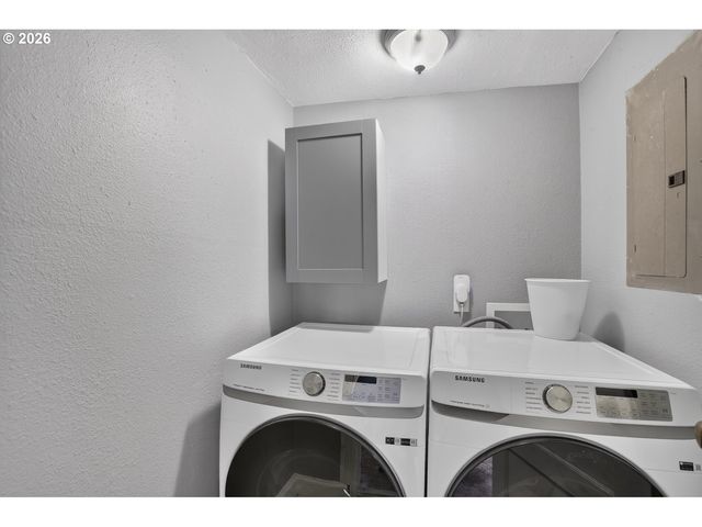 540 Ne 94TH Ave, Portland, OR 97220