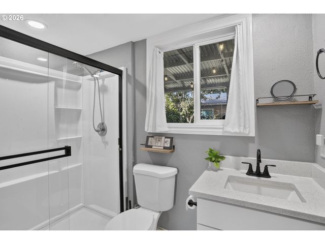 540 Ne 94TH Ave, Portland, OR 97220