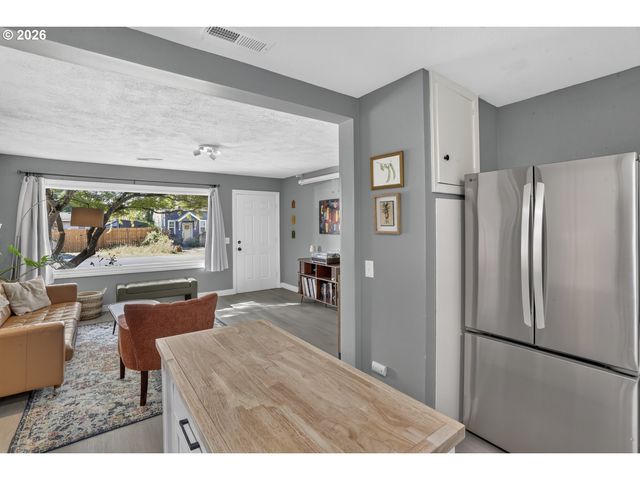 540 Ne 94TH Ave, Portland, OR 97220