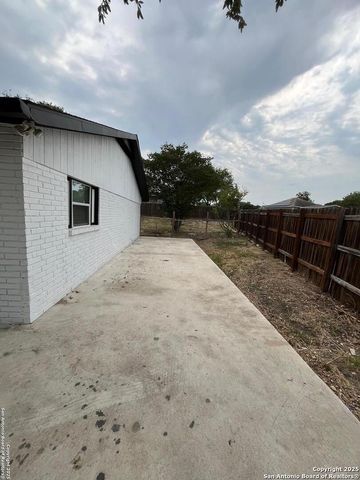 8901 Bowline, San Antonio, TX 78242