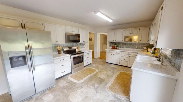 595 Avondale Drive, Rocky Face, GA 30740