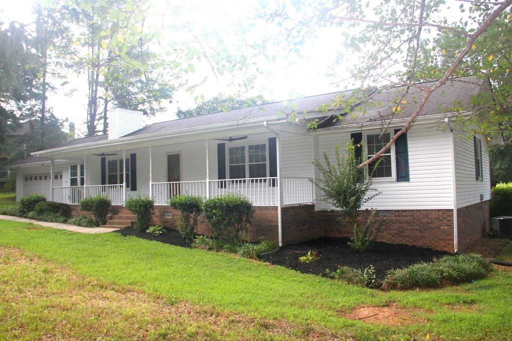 595 Avondale Drive, Rocky Face, GA 30740