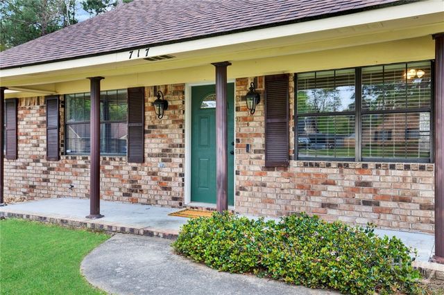 717 Little John Drive, Hinesville, GA 31313