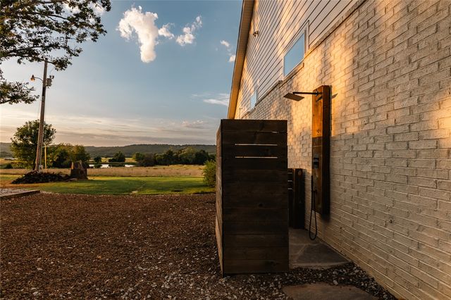 17215 E Wyman Road, Fayetteville, AR 72701