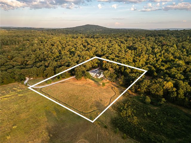 17215 E Wyman Road, Fayetteville, AR 72701