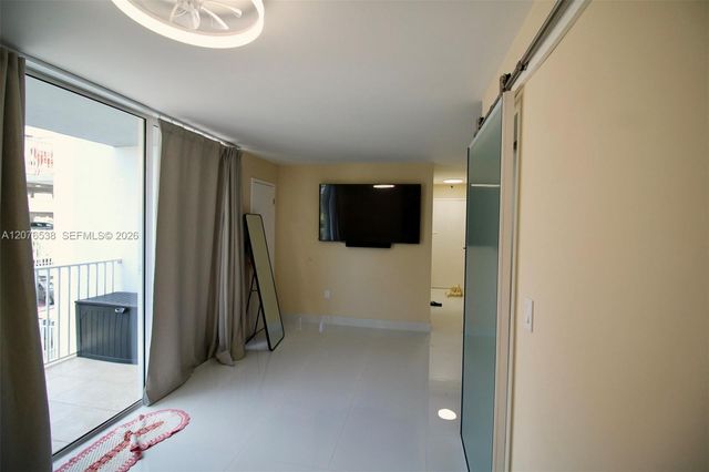 1255 Collins Avenue 304, Miami Beach, FL 33139