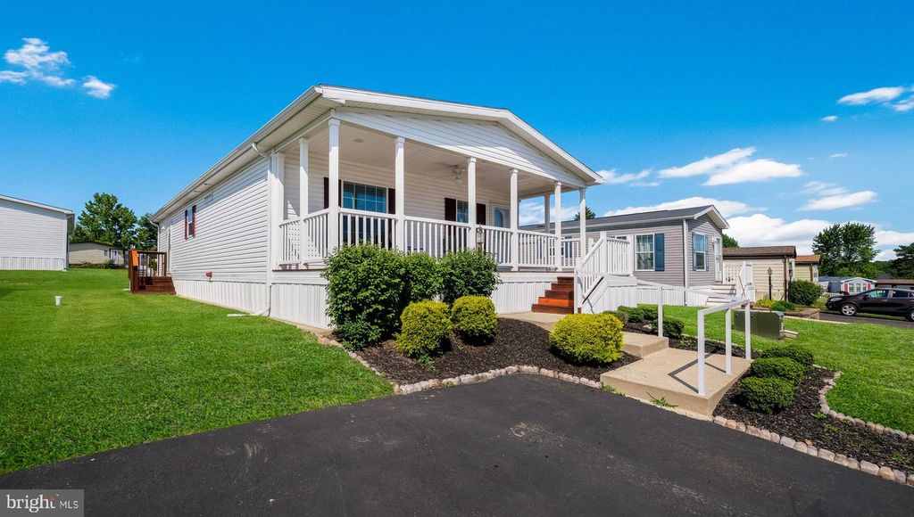 299 MEADOW CT, North Wales, PA 19454