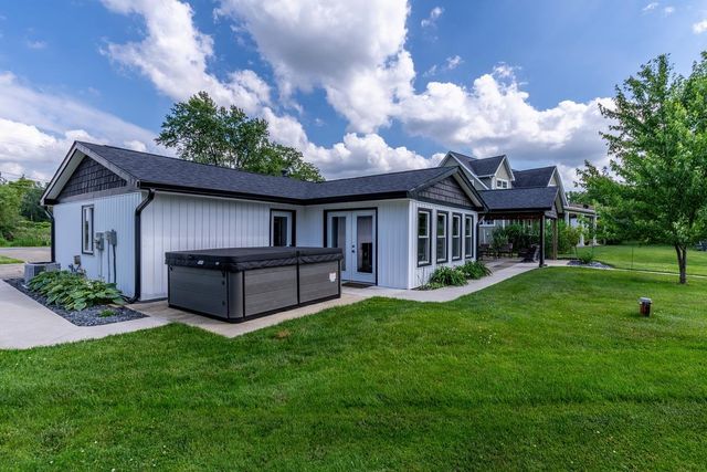 15 Lane 880 Snow Lk, Fremont, IN 46737