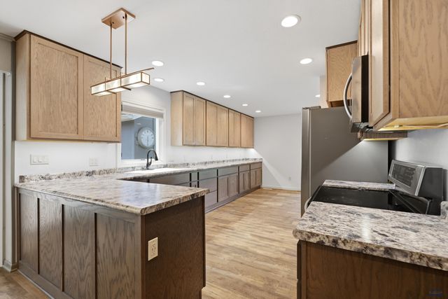 417 BERRY BLVD, Rapid City, SD 57702