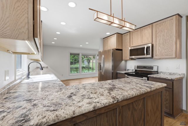 417 BERRY BLVD, Rapid City, SD 57702