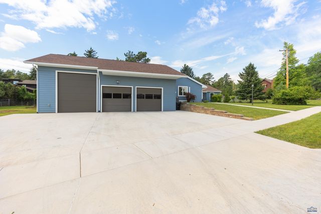 417 BERRY BLVD, Rapid City, SD 57702