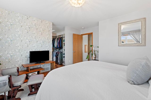 615 1st Avenue NW, Osseo, MN 55369