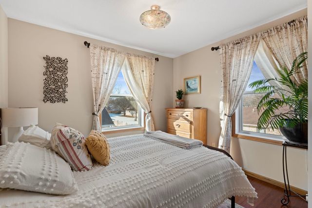 615 1st Avenue NW, Osseo, MN 55369