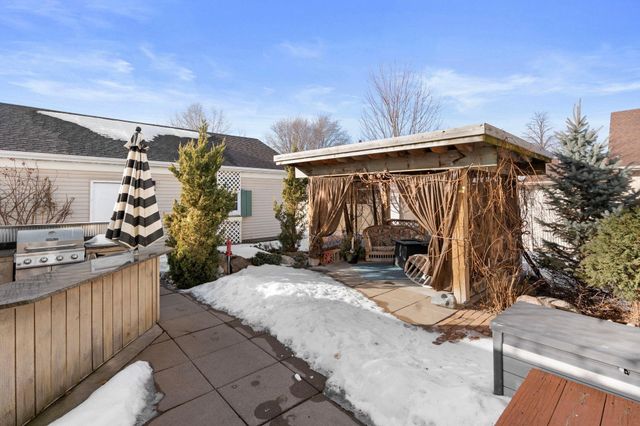 615 1st Avenue NW, Osseo, MN 55369