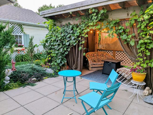 615 1st Avenue NW, Osseo, MN 55369