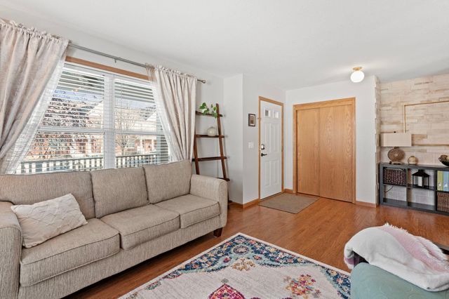 615 1st Avenue NW, Osseo, MN 55369