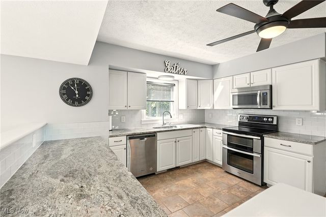 1457 Fox Lake Road, Wooster, OH 44691